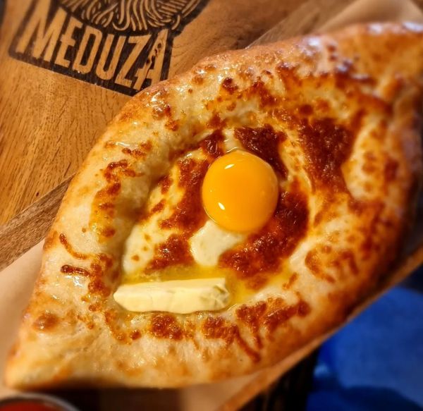 Chaczapuri adżarskie