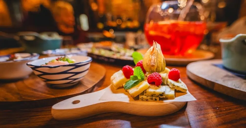 Deska serów w barze Meduza