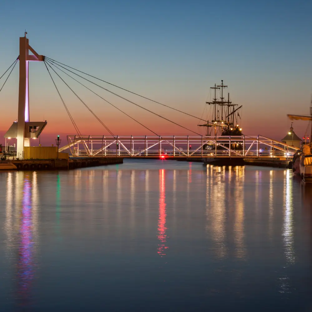 kladka-obrotowa-w-porcie-morski-w-ustce-2